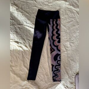 Noli Black Tan Pink Brown Geometric Pattern Leggings EUC Size XS Made in USA